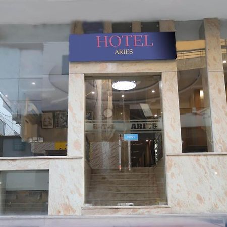Hotel Aries New Delhi Exterior photo