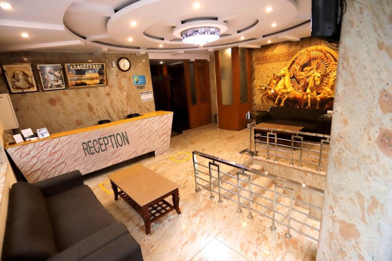 Hotel Aries New Delhi Exterior photo